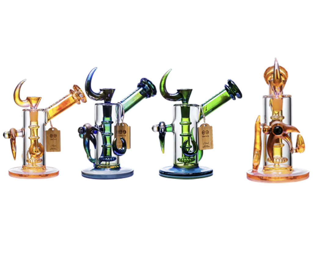 Cheech - 8" Very Demure Water Pipe- CH-254